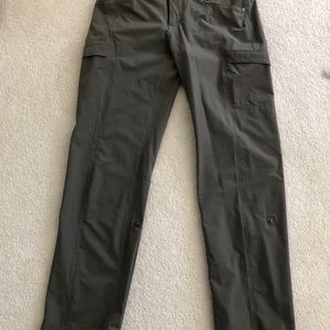 Kuhl woman’s size 6